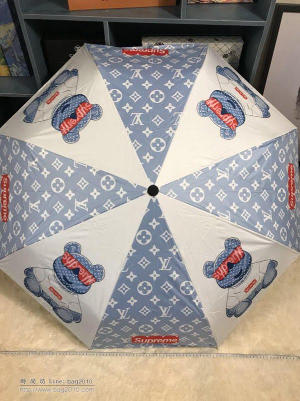 LV路易威登傘 年度最火爆 時尚單品 supremeX LV 聯名款 晴雨傘 防曬隔熱 防紫外線  zm1049